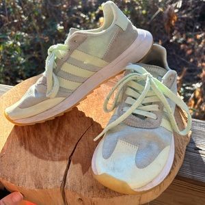 Adidas Mint Sneaker Womens 7.5